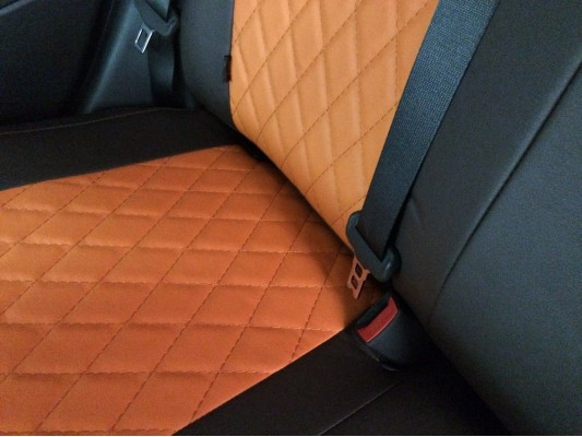 У вас другая модель авто? Авточехлы пошить сможем!