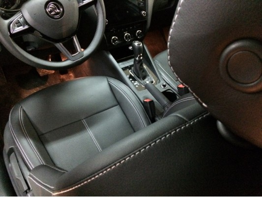 Каркасные авточехлы на Skoda Octavia A7 FL